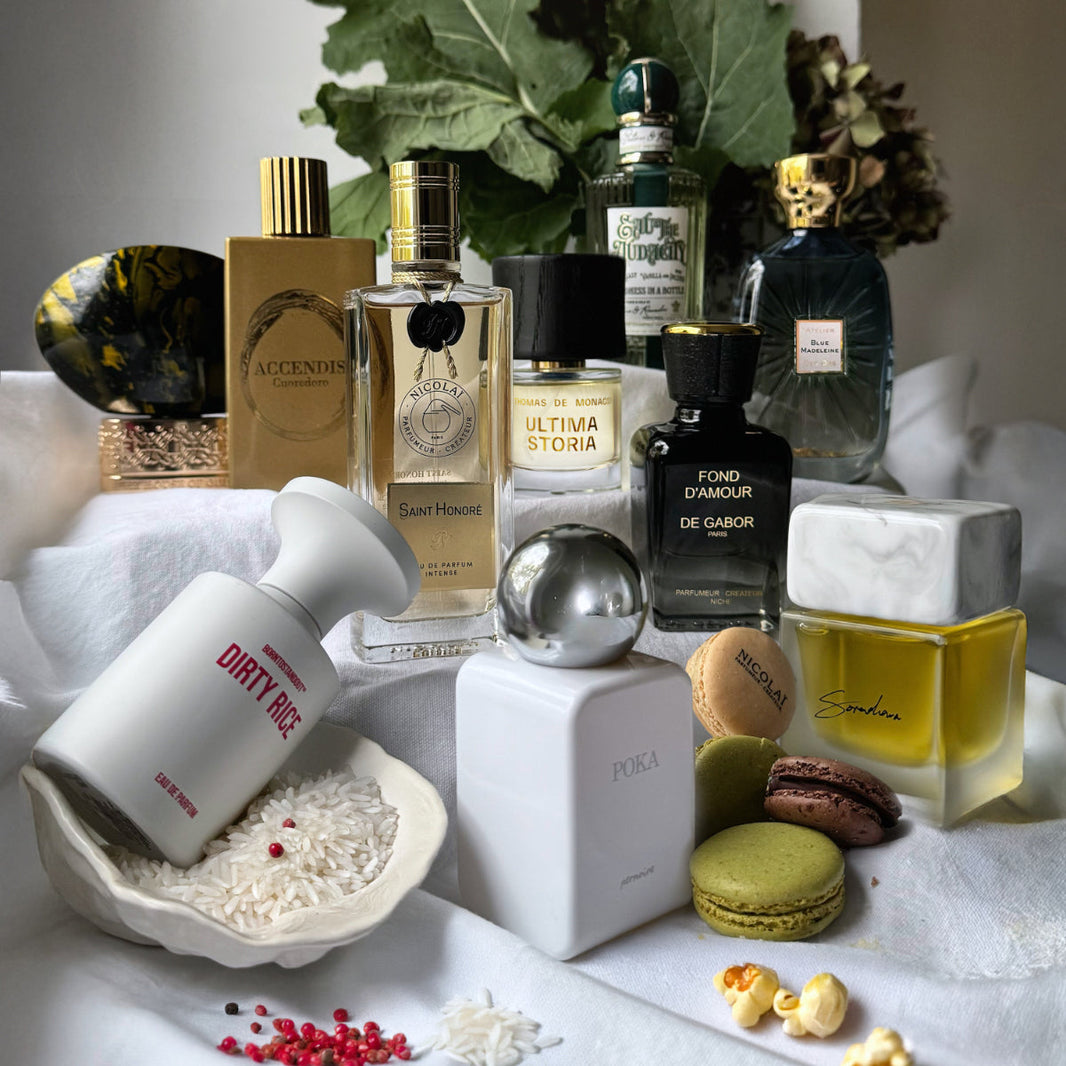 Auswahl an Parfums passend zum Thema der Kolumne