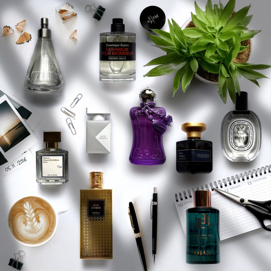 Auswahl an Parfums passend zum Thema der Kolumne