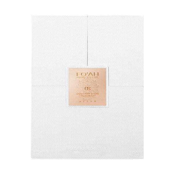 FO'AH - Collection Mémoires d'une Palmeraie - 08 edle weiße Verpackung mit roségoldenem Emblem elegant gestaltet