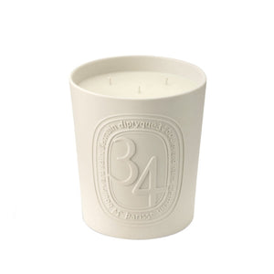 Diptyque - 34 Boulevard Saint Germain - Duftkerze - 600 g im weißen Biskuitporzellan mit drei Dochten minimalistisch präsentiert