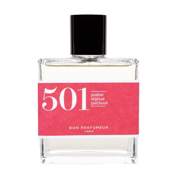 Bon Parfumeur - Les Classiques - 501 Parfumflakon mit klarem Glas und rotem Etikett vor weißem Hintergrund