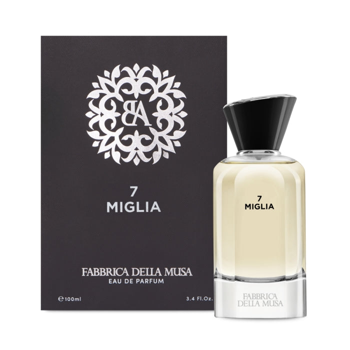 Fabbrica della Musa - 7 Miglia elegant verpackter Parfümflakon mit schwarzem Verschluss vor dunkelgrauer Box