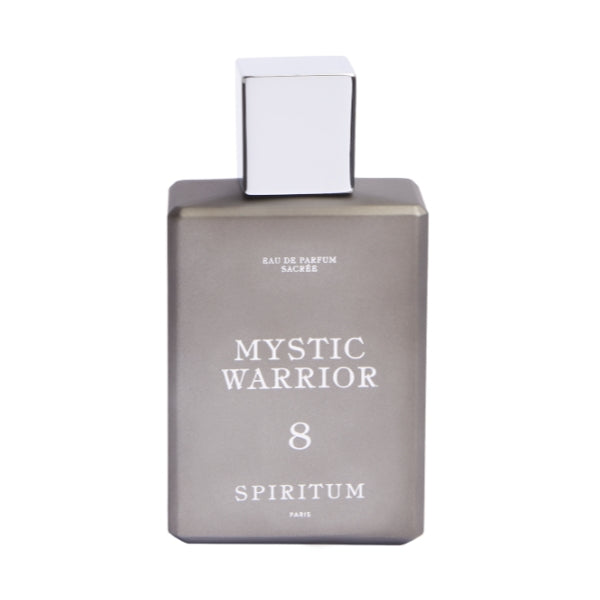 Spiritum - 8 - Mystic Warrior Parfumflakon in matter grauer Optik mit glänzendem quadratischem Verschluss vor weißem Hintergrund