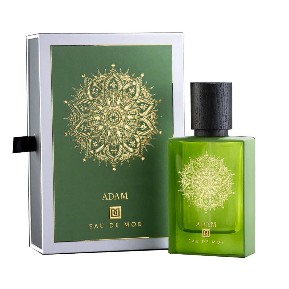 Eau De Moe - Adam Parfümflakon in grünem Glas mit goldenem Mandala und schwarzem Holzkorken vor weiß-grünem Hintergrund