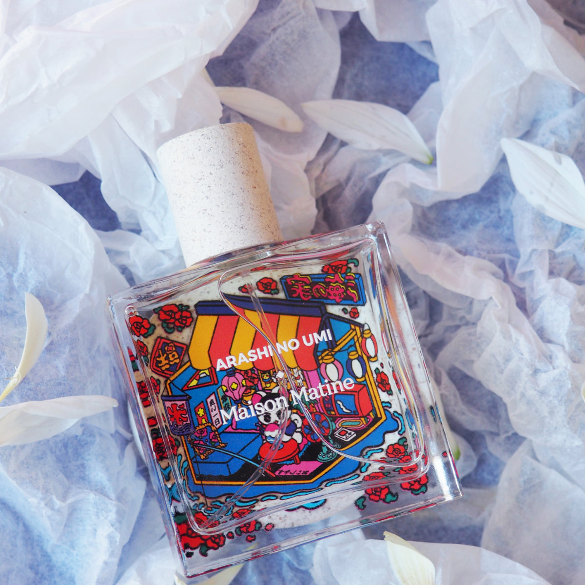 Maison Matine - Arashi no Umi Parfum mit lebendiger Insel- und Meeresillustration auf klarem Glas