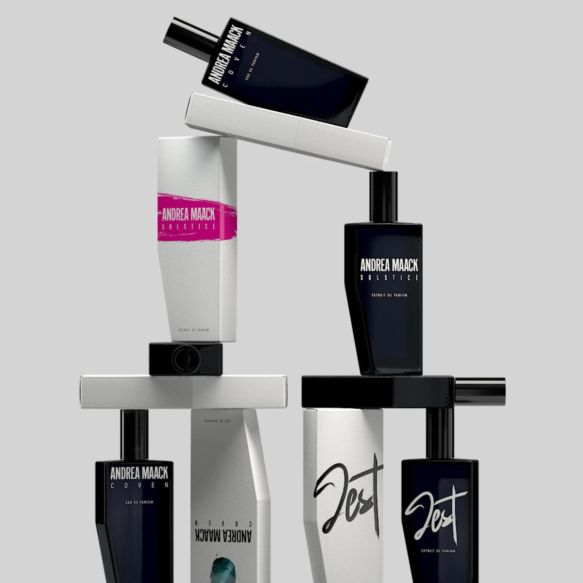 Andrea Maack Parfums - Solstice zeigt schwarze Flakons mit klarer Typografie und minimalistischer Verpackung in moderner Anordnung