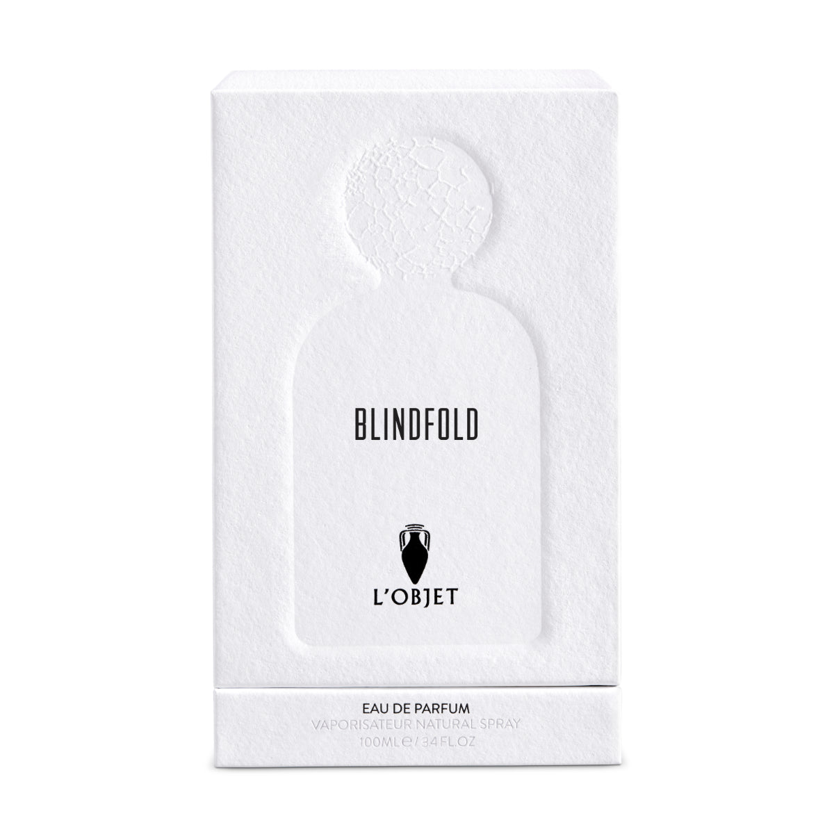 L'Objet - Blindfold Verpackung aus weißem Karton mit erhabener Flakon-Silhouette und minimalistischer Schriftgestaltung