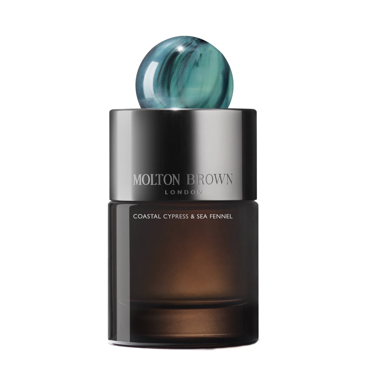 Molton Brown - Coastal Cypress & Sea Fennel Parfumflakon mit dunklem Glas und blau-grünem, rundem Verschluss vor weißem Hintergrund