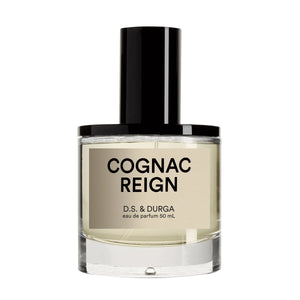 D.S. & Durga - Cognac Reign Parfumflakon mit schlichtem Etikett in elegantem, rundem Glas und schwarzem Verschluss