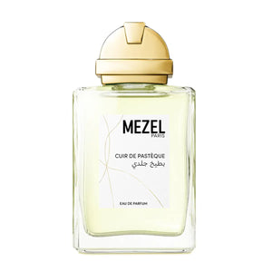 Mezel Paris - Cuir de Pastèque Parfumflakon mit goldenem Verschluss vor weißem Hintergrund im klaren Glasdesign