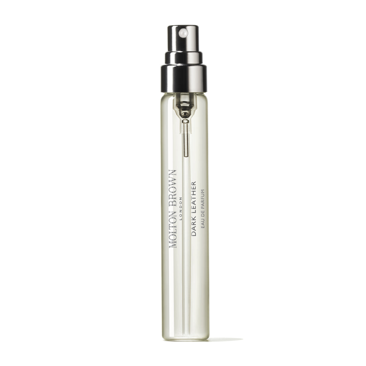 Molton Brown - Dark Leather Reisezerstäuber mit transparentem Glas und silberfarbenem Sprühkopf vor weißem Hintergrund