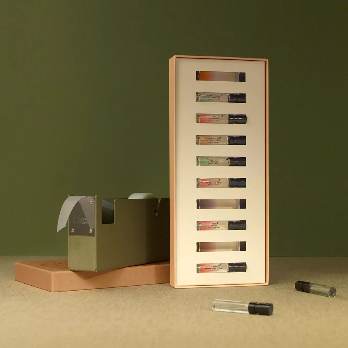Molton Brown - Discovery Set mit neun Duftproben in stilvoller Box, ideal zum Ausprobieren verschiedener Parfums