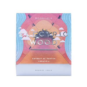 Room 1015 - Electric Wood - Extrait Verpackung mit buntem geometrischem Muster und stilisiertem Schriftzug