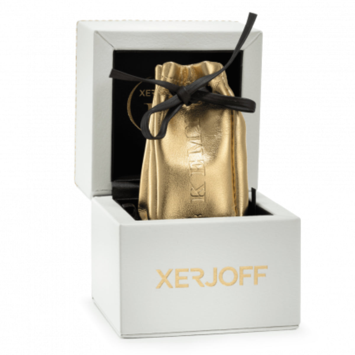 Xerjoff - K Collection - Elixir - Parfum Extrakt zeigt goldene Tasche in weißer Box mit goldfarbenem Xerjoff-Schriftzug elegant präsentiert