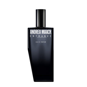 Andrea Maack Parfums - Entrance eleganter, schwarzer Flakon mit klarer Typografie vor weißem Hintergrund