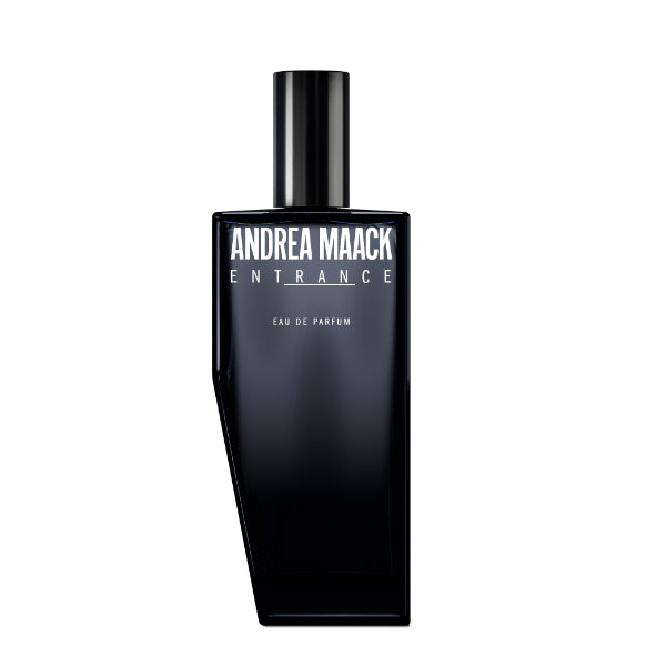 Andrea Maack Parfums - Entrance eleganter, schwarzer Flakon mit klarer Typografie vor weißem Hintergrund
