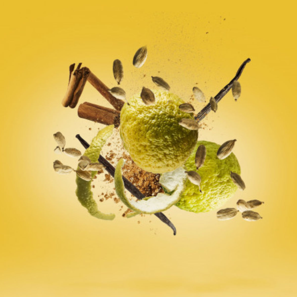 Xerjoff - Vibe - Erba Gold zeigt Zitrusfrüchte und Gewürze vor warmem gelbem Hintergrund für einen lebendigen Duft
