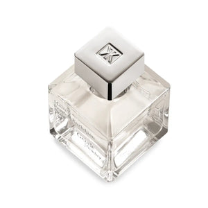 Maison Francis Kurkdjian Paris - Gentle fluidity Silver transparentes quadratisches Parfumflakon mit silbernem Deckel vor weißem Hintergrund