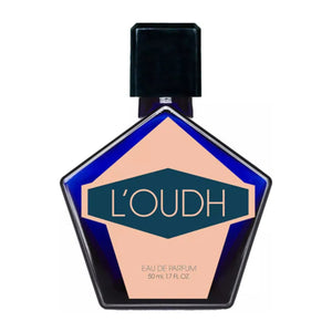 Andy Tauer - L'oudh Parfumflakon in pentagonaler Form mit tiefblauem Glas und schwarzem Verschluss vor weißem Hintergrund