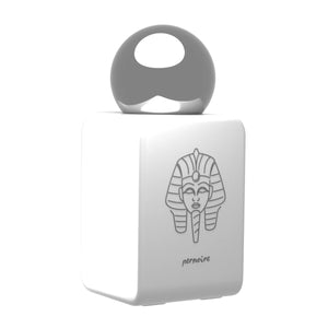 Pernoire - Odus Collection - Melos Parfumflakon mit ägyptisch inspiriertem Design und rundem Verschluss auf weißem Hintergrund