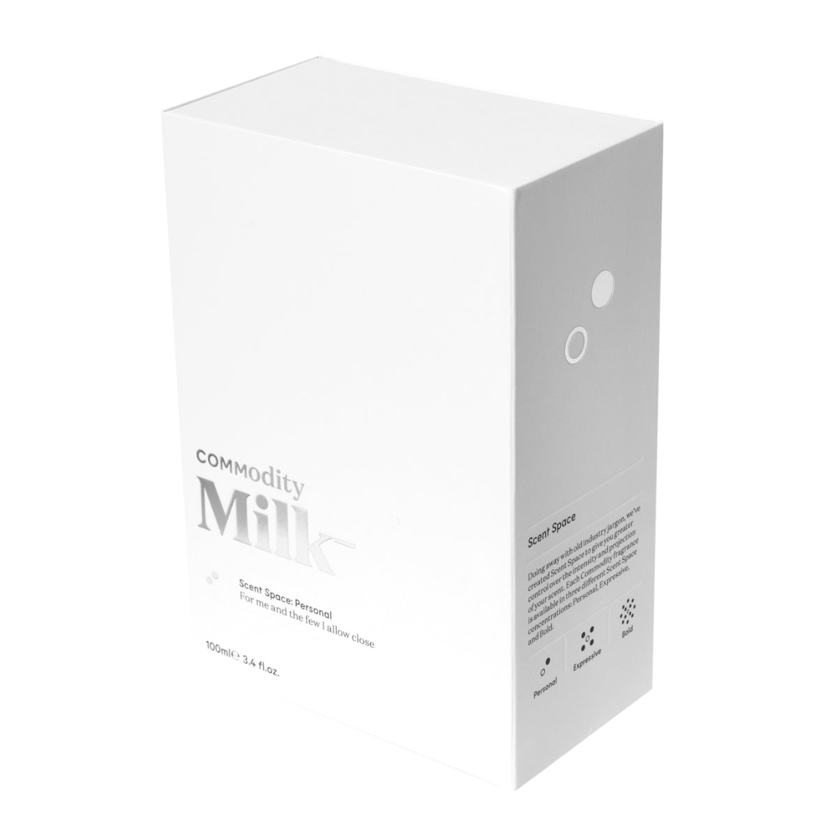 Commodity - Milk- Verpackung in schlichtem Weiß mit dezentem Schriftzug und minimalistischem Design auf weißem Hintergrund