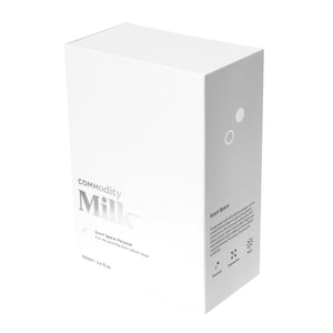 Commodity - Milk- Verpackung in schlichtem Weiß mit dezentem Schriftzug und minimalistischem Design auf weißem Hintergrund