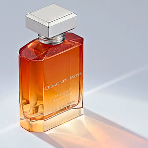 Ormonde Jayne - Muscat Parfümflakon mit bernsteinfarbenem Glas und silbernem, facettiertem Deckel in elegantem Design