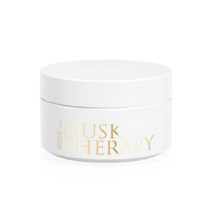 Initio - Musk Therapy - Body Cream weiße Cremedose mit goldener Schrift vor hellem Hintergrund minimalistisch gestaltet