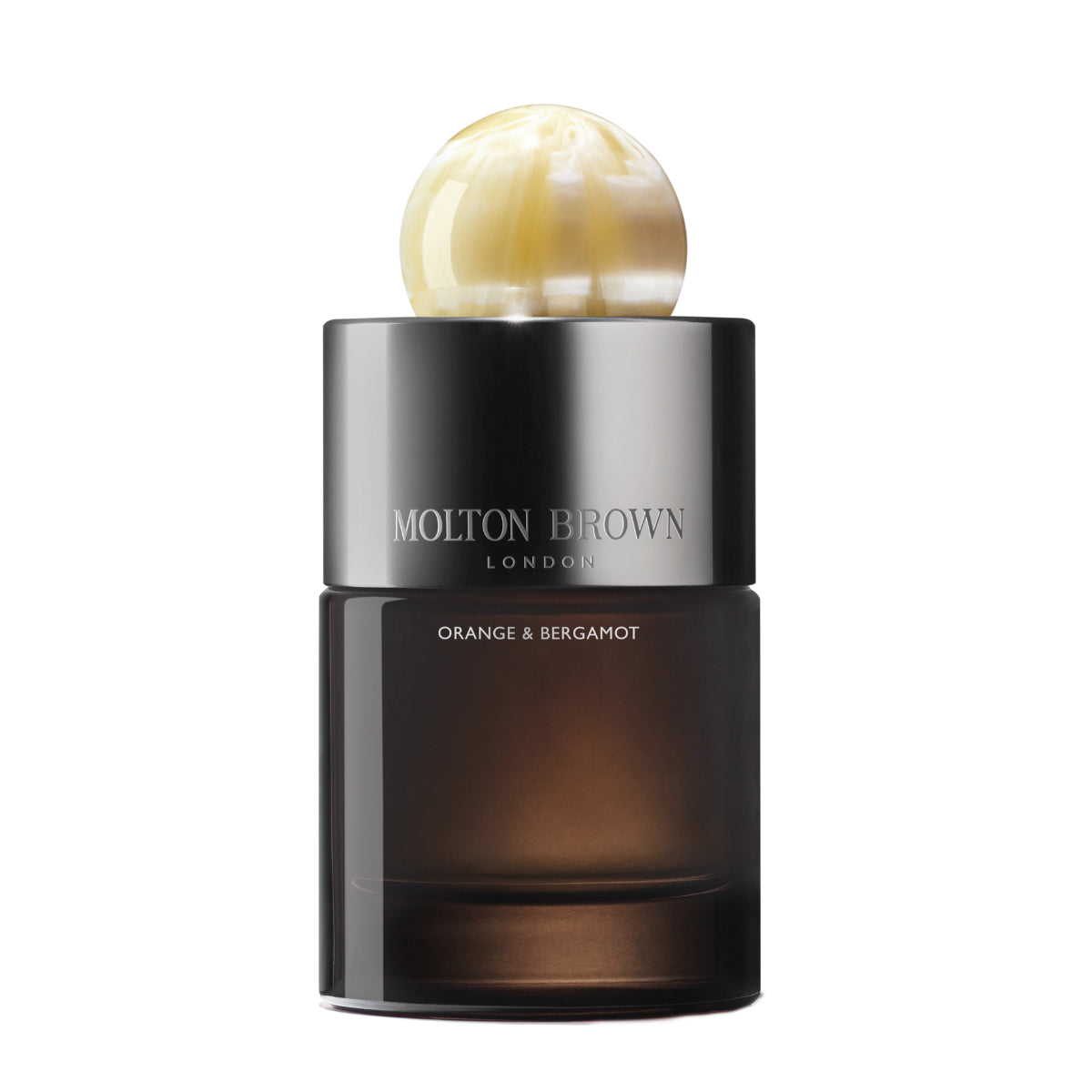 Molton Brown - Orange & Bergamot Parfumflakon mit dunklem Glas und rundem, perlmuttfarbenem Verschluss vor weißem Hintergrund