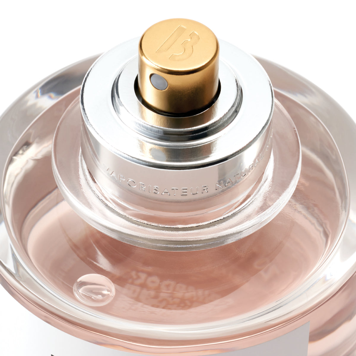 Byredo - Rose of no Man's Land - Absolu de Parfum mit goldenem Sprühkopf und zartrosa Duftöl im Glasflakon