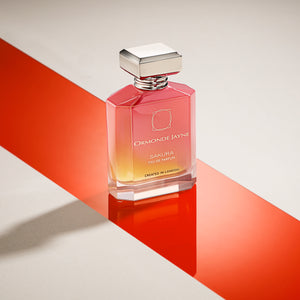 Ormonde Jayne - Sakura Parfumflakon mit sanftem Farbverlauf von Rosa zu Gelb und modernem silberfarbenem Verschluss