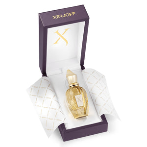 Xerjoff - Spotlight - Starlight eleganter Parfumflakon in goldgelber Optik präsentiert in hochwertiger lila Geschenkbox