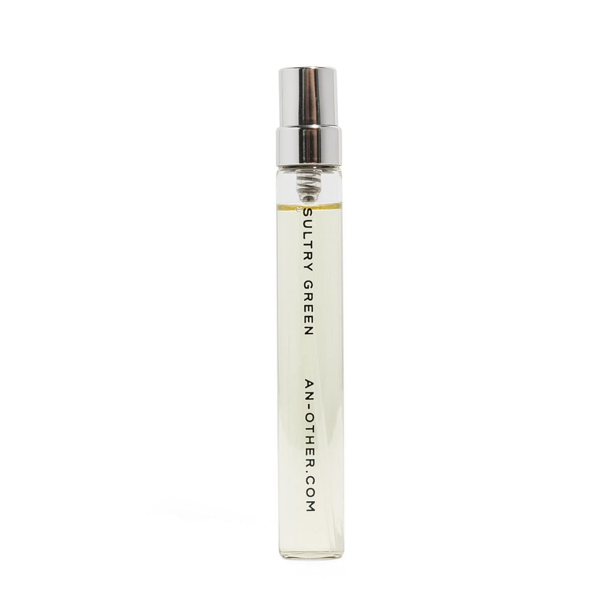 A.N. OTHER - Sultry Green kleiner Parfumzerstäuber mit klarem Glas und silberfarbenem Sprühkopf vor weißem Hintergrund