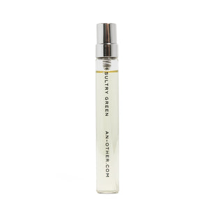A.N. OTHER - Sultry Green kleiner Parfumzerstäuber mit klarem Glas und silberfarbenem Sprühkopf vor weißem Hintergrund