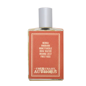Imaginary Authors - Sundrunk Parfumflakon mit schlichtem orangefarbenem Etikett und silbernem Verschluss vor weißem Hintergrund