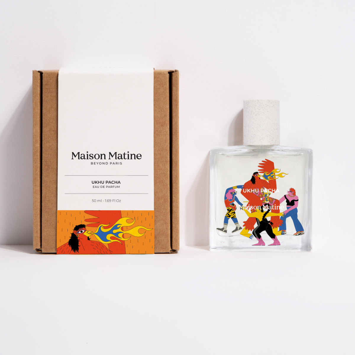 Maison Matine - Ukhu Pacha Parfum mit lebendiger Illustration tanzender Figuren und feurigen Elementen auf klarem Glas neben Verpackung