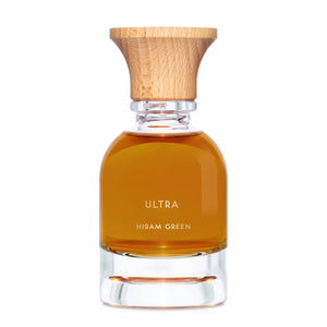 Hiram Green - Ultra Parfumflakon mit klarem Glas und naturbelassenem Holzdeckel vor weißem Hintergrund