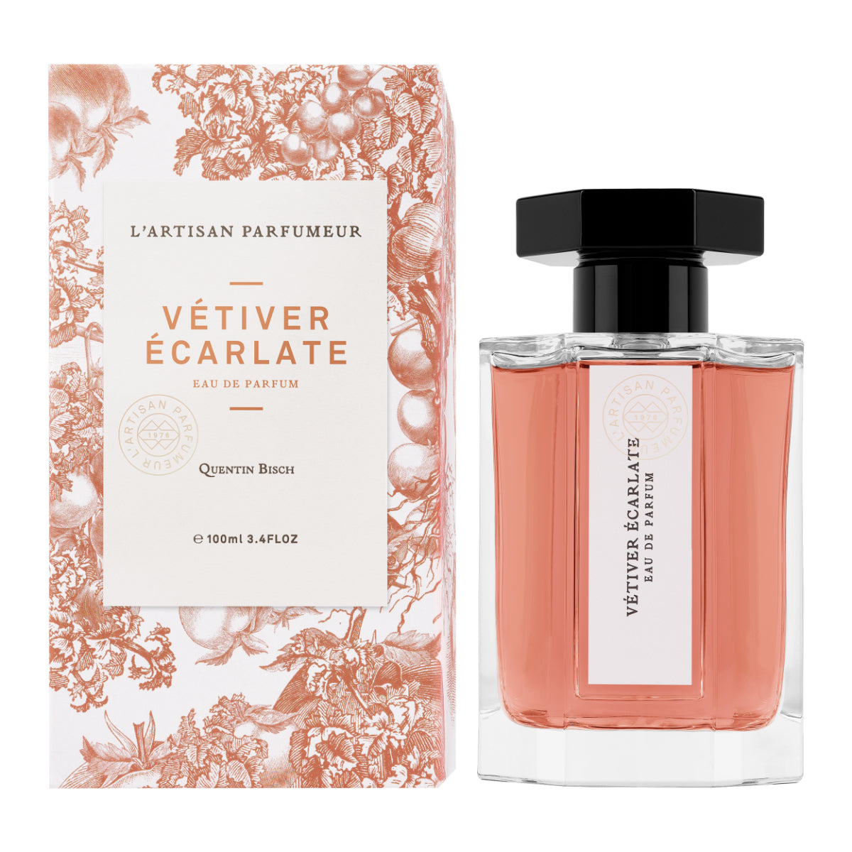 L'Artisan Parfumeur - Le Potager - Vétiver Écarlate Flakon mit lachsfarbenem Duft neben dekorativer Verpackung in floraler Gestaltung