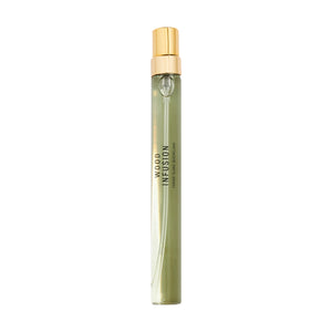 Goldfield & Banks - Native Collection - Wood Infusion Parfumflakon schlank mit goldfarbenem Sprühkopf und grünlicher Flüssigkeit