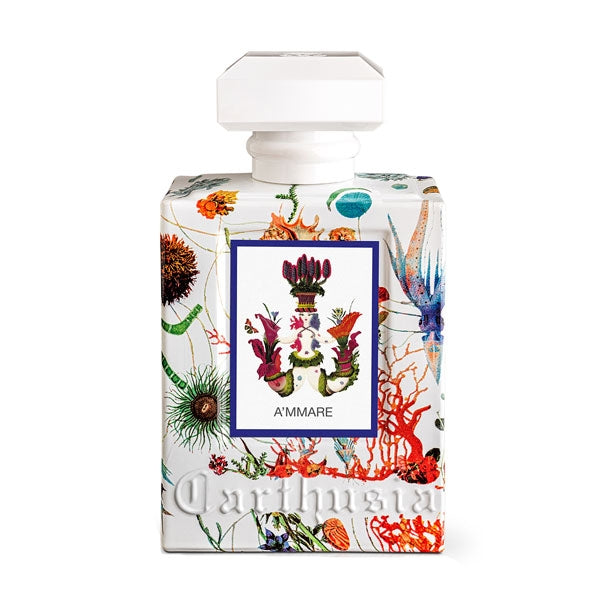 Carthusia - A'MMARE Parfumflakon mit lebendigem Unterwasser-Motiv und klarer weißer Verschlusskappe hochwertig verziert