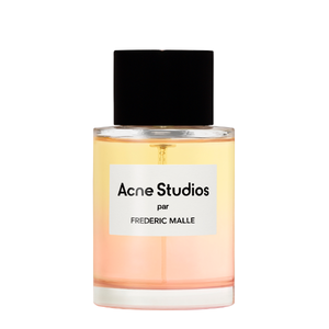 Frédéric Malle - Acne Studios by Frédéric Malle Parfümflakon mit schwarzem Deckel und mehrfarbigem Inhalt vor weißem Hintergrund