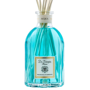 Dr. Vranjes Firenze - Acqua - Diffusor in Glasflasche mit türkis-blauer Flüssigkeit und stilvollen Duftstäbchen