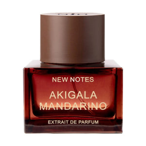 New Notes - Contemporary Blend Collection - Akigala Mandarino Parfümflakon in warmem Braun mit elegantem Design vor weißem Hintergrund