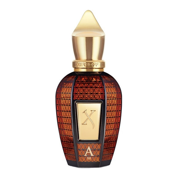 Xerjoff - Oud Stars - Alexandria III Parfumflakon mit goldfarbenem Verschluss und dekorativem Muster in Bernsteinfarben