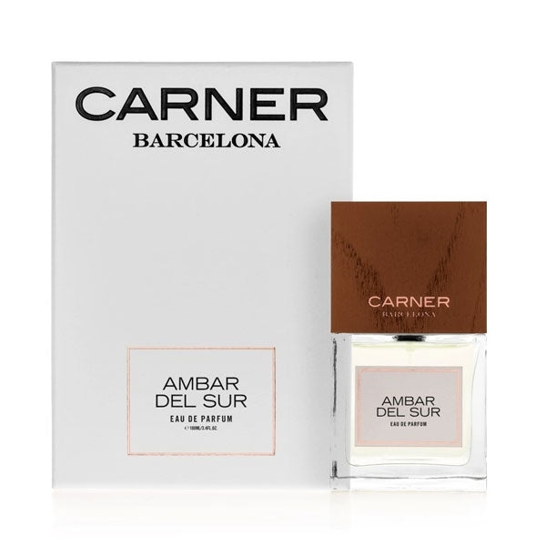 Carner Barcelona - History Collection - Ambar del Sur Parfumflakon mit braunem Holzdeckel und minimalistischer Verpackung in Weiß