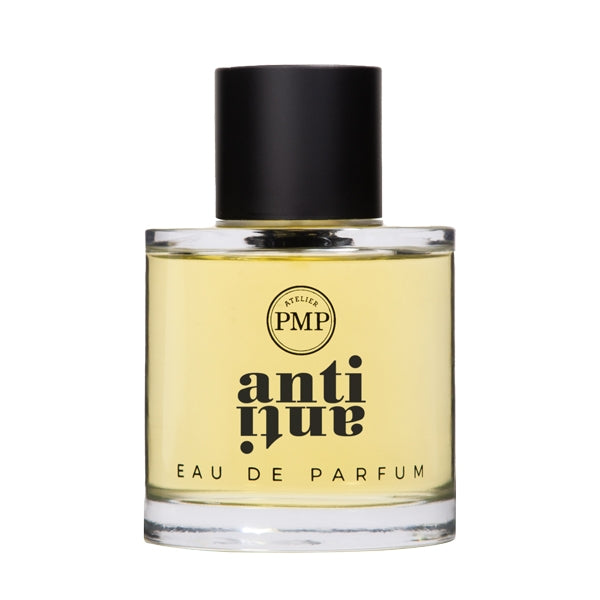 Atelier PMP - Anti Anti Parfumflakon mit klarer Glasflasche, schwarzem Verschluss und hellgelber Flüssigkeit vor weißem Hintergrund