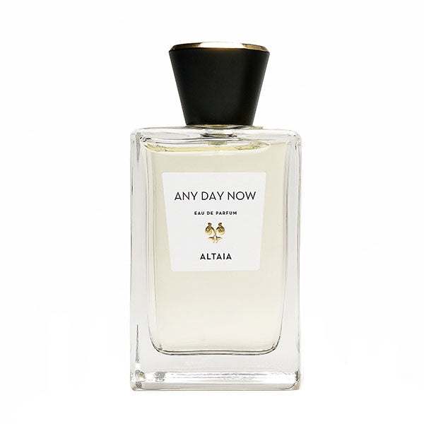 Altaia - Any Day Now klarer Flakon mit schwarzem Verschluss und elegantem weißen Etikett vor hellem Hintergrund