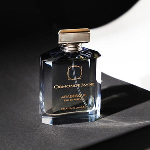 Ormonde Jayne - Arabesque Parfümflakon mit klar facettiertem Glas und schlichter silberner Verschlusskappe in elegantem Stil