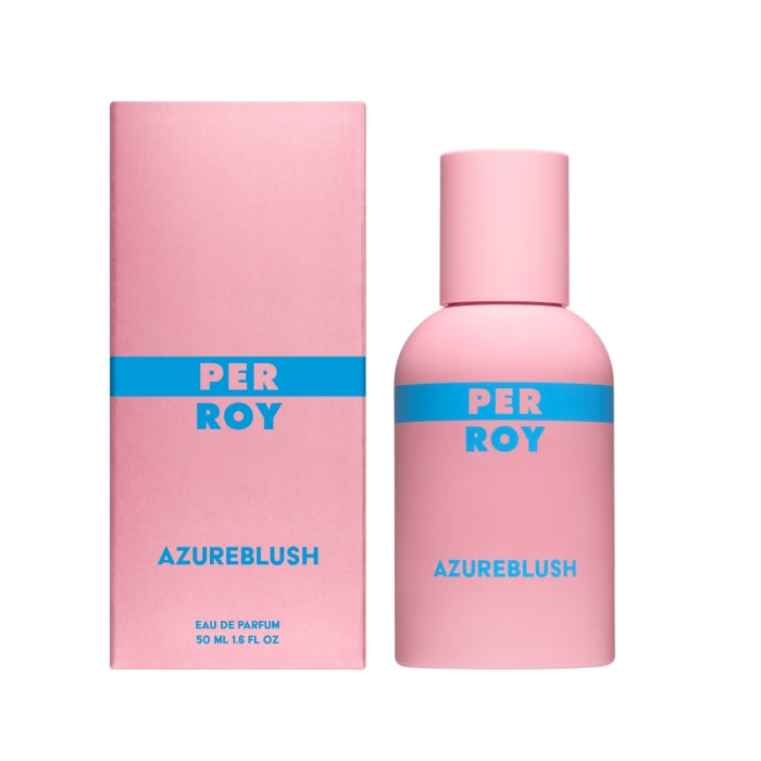 Perroy Parfum - Azure Blush in zarter rosa Flasche mit kräftigem blauen Logo und eleganter Verpackung vor weißem Hintergrund