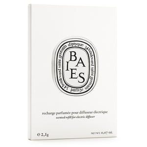Diptyque - Baies / Beeren - Capsule in schlichter weißer Verpackung mit klassischem ovalem Logo und feiner Typografie
